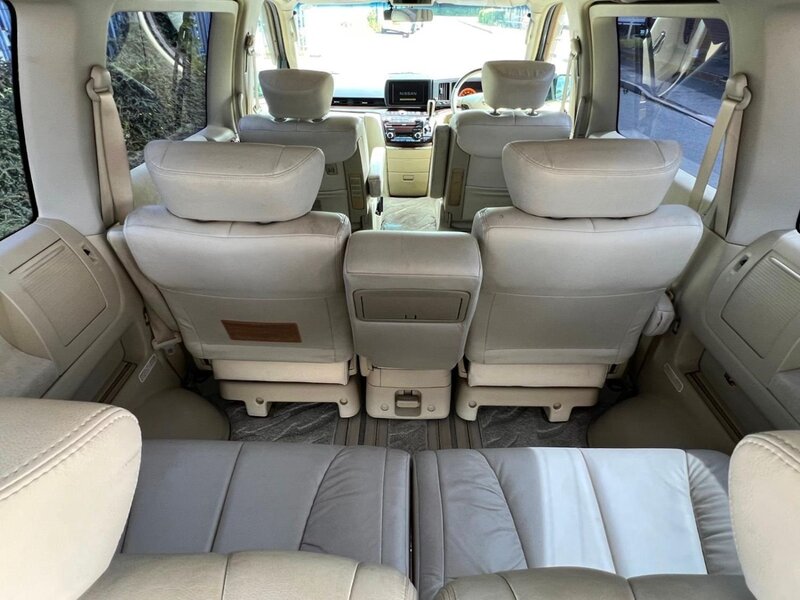 NISSAN ELGRAND