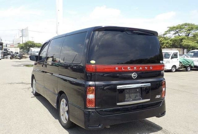 NISSAN ELGRAND