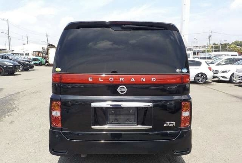 NISSAN ELGRAND