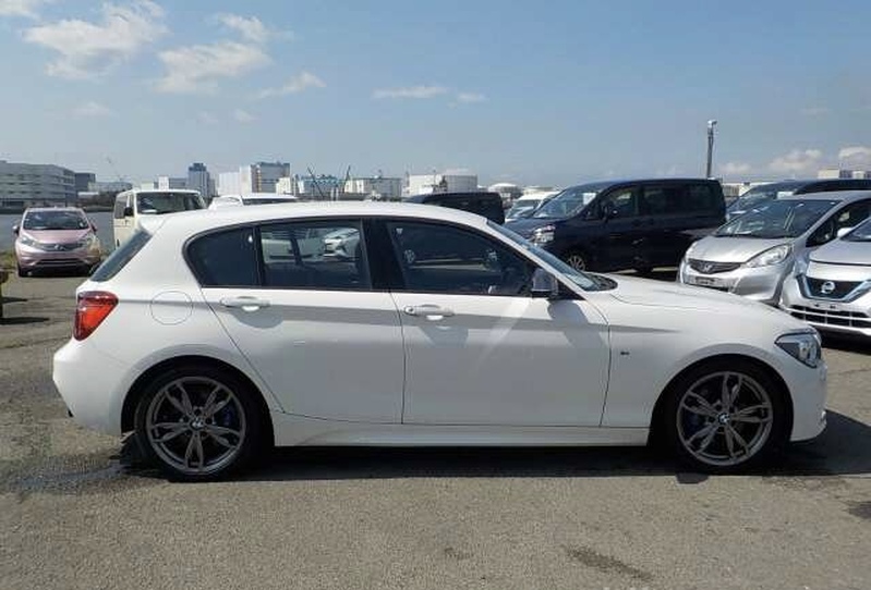 BMW 1 SERIES