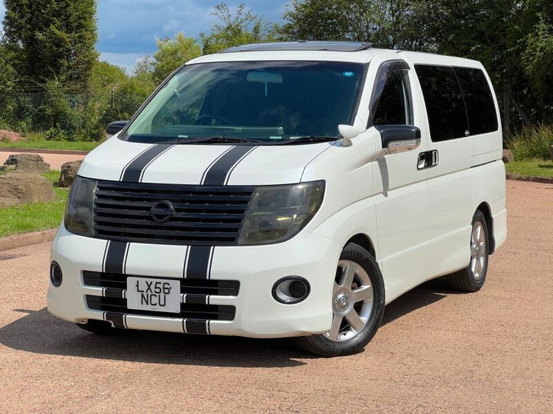 NISSAN ELGRAND