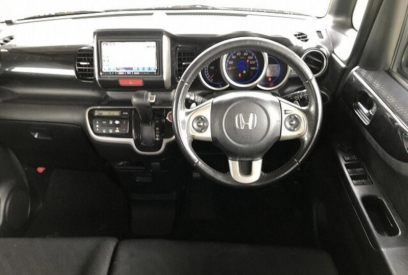 HONDA N-BOX